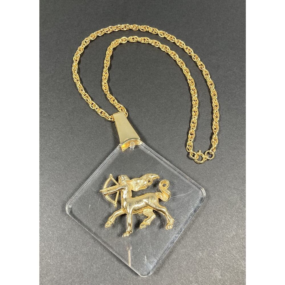 Vtg Sagittarius Zodiac Sign Gold Tone Chunky Pendant Necklace Signed Leonardo - Picture 9 of 9